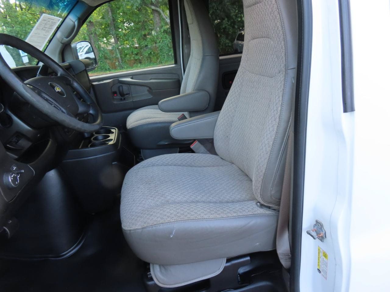 Used 2015 Chevrolet Express 3500 LS RWD image 16