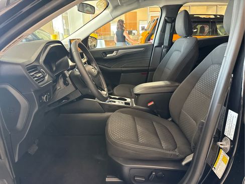Used 2023 Ford Escape Active w/ Tech Pack #2 AWD/4WD image 25