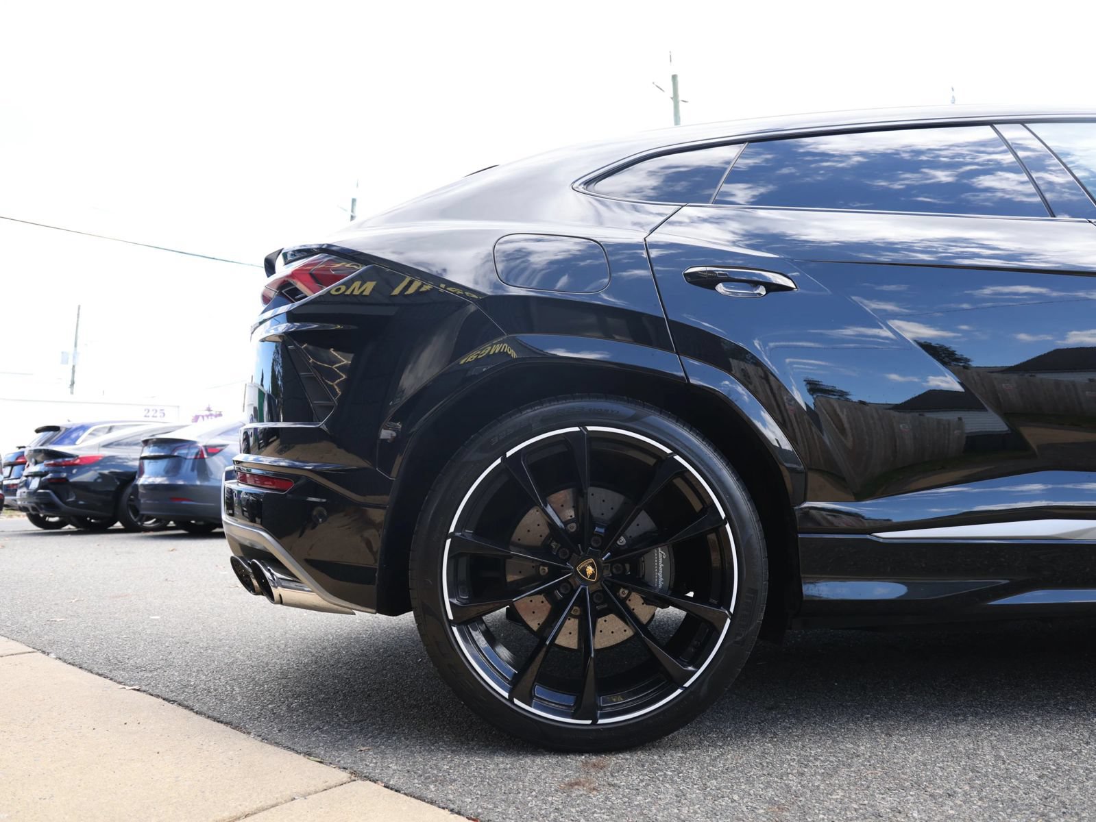 Used 2021 Lamborghini Urus AWD/4WD image 6