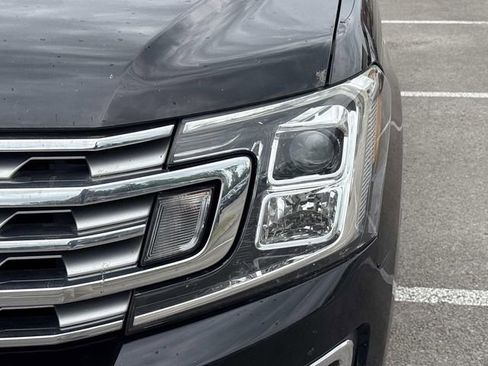 Used 2018 Ford Expedition Limited image 10