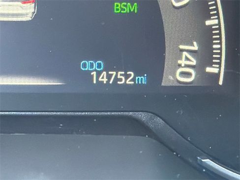 Used 2025 Toyota RAV4 XLE image 27