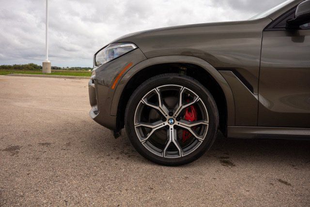 Used 2022 BMW X6 xDrive40i AWD/4WD image 12