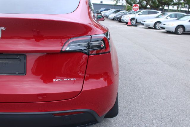 Used 2021 Tesla Model Y Long Range AWD/4WD image 38