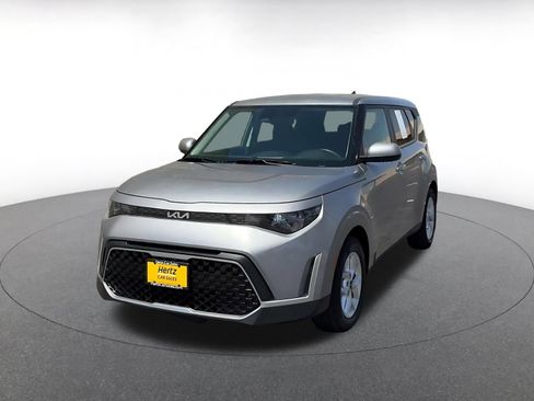 Used 2025 Kia Soul LX w/ LX Technology Package FWD image 7