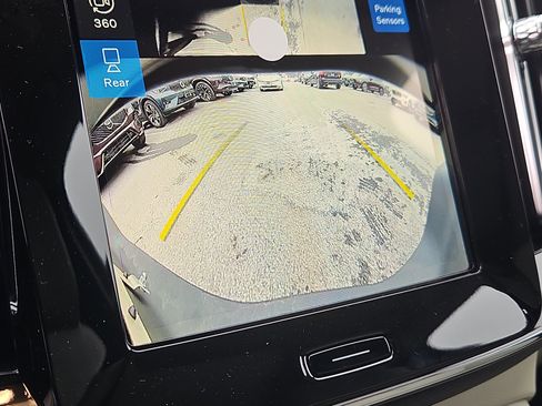 New 2026 Volvo XC40 B5 Ultra w/ Protection Package Premier image 7