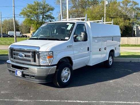 New 2025 Ford E-350 and Econoline 350 Super Duty w/ Power Equipment Group RWD image 5