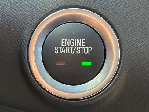 Used 2024 GMC Terrain SLT AWD/4WD image 19