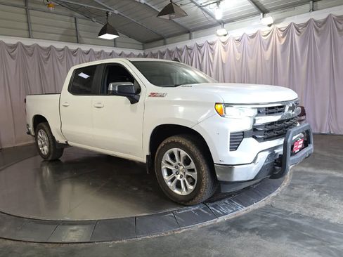 Used 2023 Chevrolet Silverado 1500 LT AWD/4WD image 10