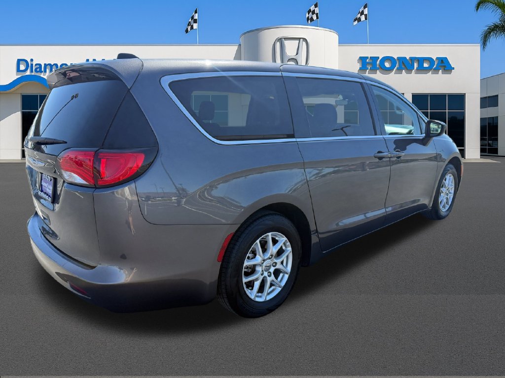 Used 2023 Chrysler Voyager LX FWD image 6