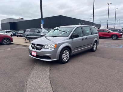Used 2016 Dodge Grand Caravan American Value Package w/ UConnect Hands-Free Group