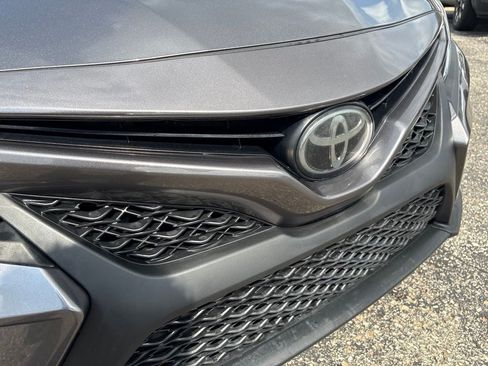 Used 2018 Toyota Camry SE FWD image 7