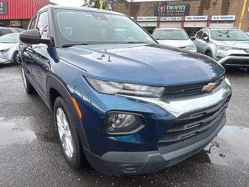 Used 2021 Chevrolet TrailBlazer LS FWD image 3