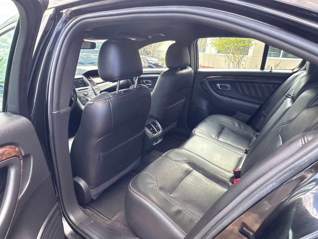 Used 2013 Ford Taurus Limited FWD image 21