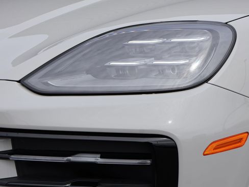 New 2026 Porsche Cayenne image 12