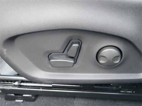 New 2026 Jeep Compass Limited image 33