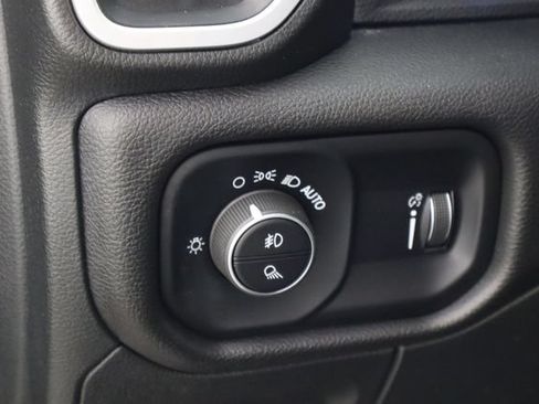 Used 2022 RAM 1500 Big Horn AWD/4WD image 17