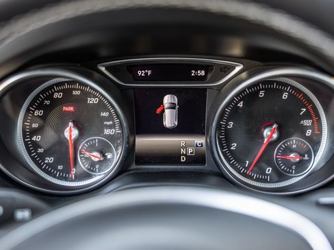 Used 2020 Mercedes-Benz GLA 250 4MATIC image 15