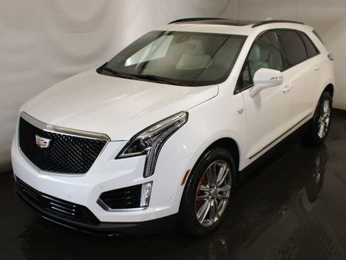 Certified 2024 Cadillac XT5 Sportv w/ Technology Package AWD/4WD image 1
