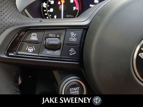 Used 2022 Alfa Romeo Stelvio Veloce image 16