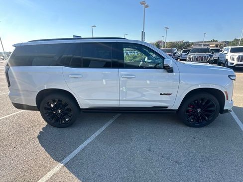 Used 2026 Cadillac Escalade V w/ LPO, ONYX Package AWD/4WD image 6
