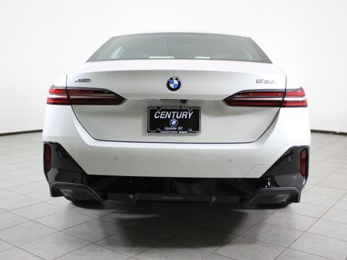 New 2026 BMW 530i xDrive w/ M Sport Package image 10
