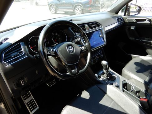 Used 2020 Volkswagen Tiguan SE R-Line w/ 3rd Row Seat Package image 14