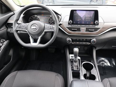 Used 2023 Nissan Altima 2.5 SV image 35