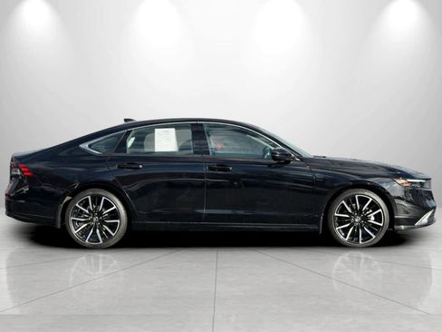 Used 2025 Honda Accord Touring image 8