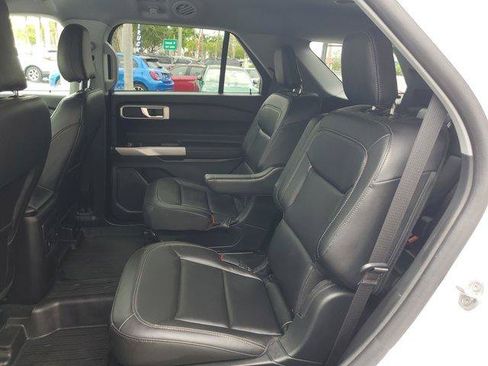 Used 2024 Ford Explorer XLT w/ Equipment Group 202A AWD/4WD image 19