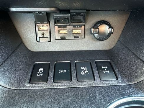 Used 2019 Toyota Highlander XLE image 43