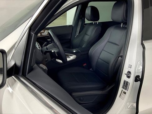 New 2025 Mercedes-Benz GLS 450 4MATIC image 9