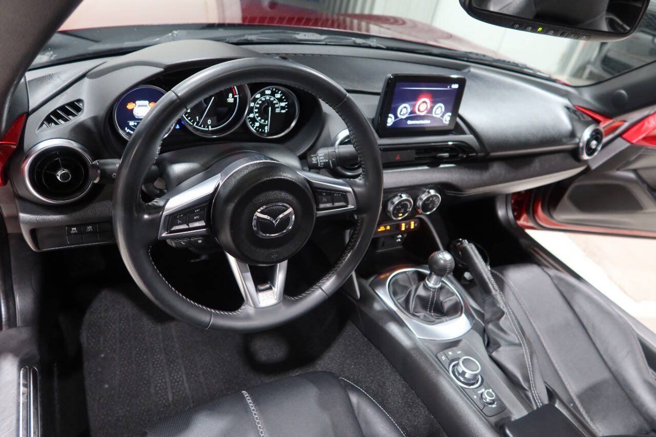 Used 2022 MAZDA MX-5 Miata RF Grand Touring RWD image 18