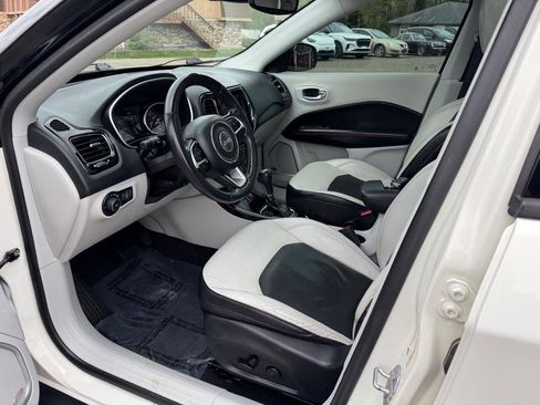 Used 2018 Jeep Compass Limited w/ Navigation Group AWD/4WD image 14