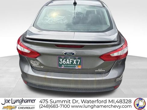 Used 2014 Ford Focus SE w/ SE Sport Package FWD image 3