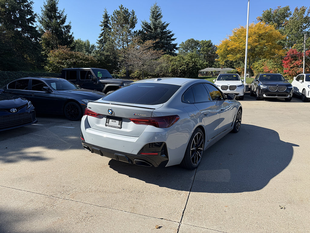 Used 2025 BMW 440i xDrive w/ Premium Package AWD/4WD image 3