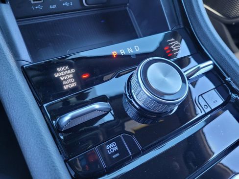 New 2025 Jeep Grand Cherokee Overland image 28