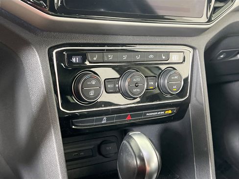 Used 2022 Volkswagen Atlas SEL R-Line image 16