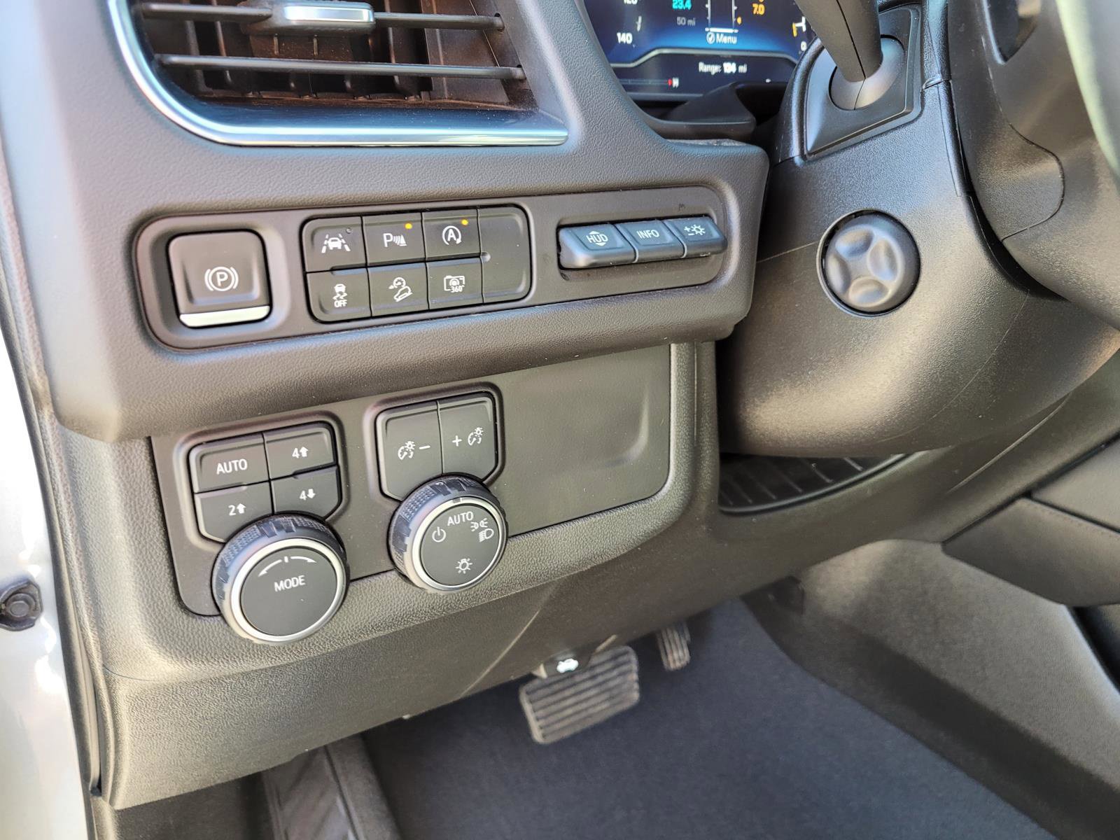 Used 2023 Chevrolet Suburban High Country AWD/4WD image 19