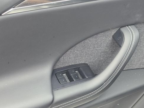 Used 2023 Tesla Model X image 10