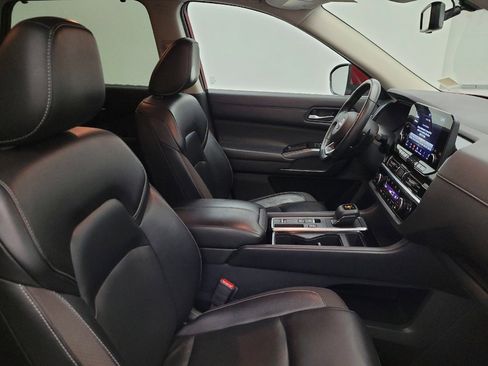 Used 2023 Nissan Pathfinder SL image 21