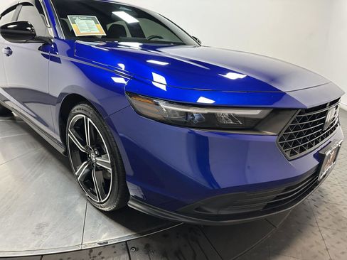 Used 2025 Honda Accord Sport image 3