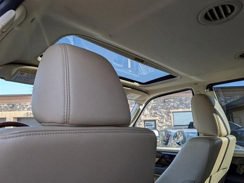 Used 2017 Lincoln Navigator L Reserve image 26