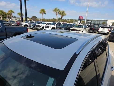 Used 2023 Buick Enclave Avenir w/ Avenir Technology Package image 6