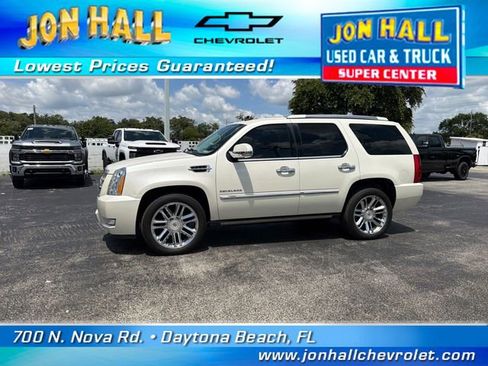 Used 2014 Cadillac Escalade Platinum AWD/4WD image 3
