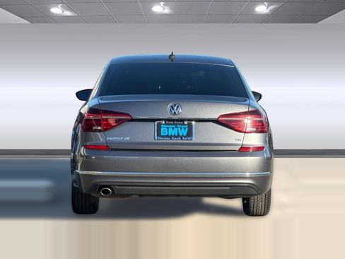 Used 2017 Volkswagen Passat 1.8T SE w/ SE Lighting Package image 9