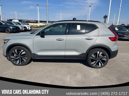 Certified 2025 Volvo XC40 B5 Plus AWD/4WD image 10