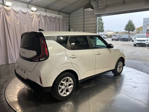 Used 2023 Kia Soul LX w/ Option Group 015 image 8