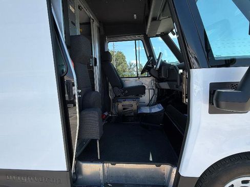 Used 2024 Chevrolet Brightdrop 400 w/ Commercial Equipment Package AWD/4WD image 30