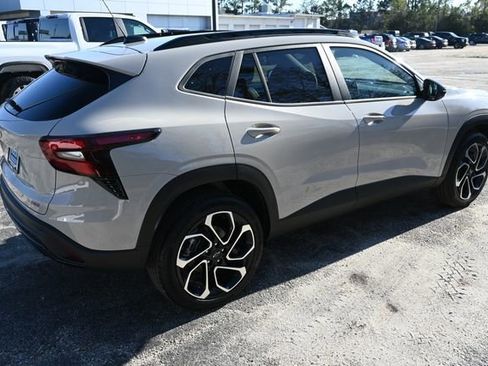 New 2026 Chevrolet Trax RS w/ Sunroof Package image 5