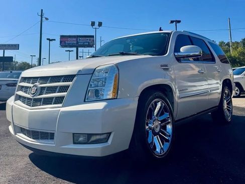 Used 2013 Cadillac Escalade Premium image 5